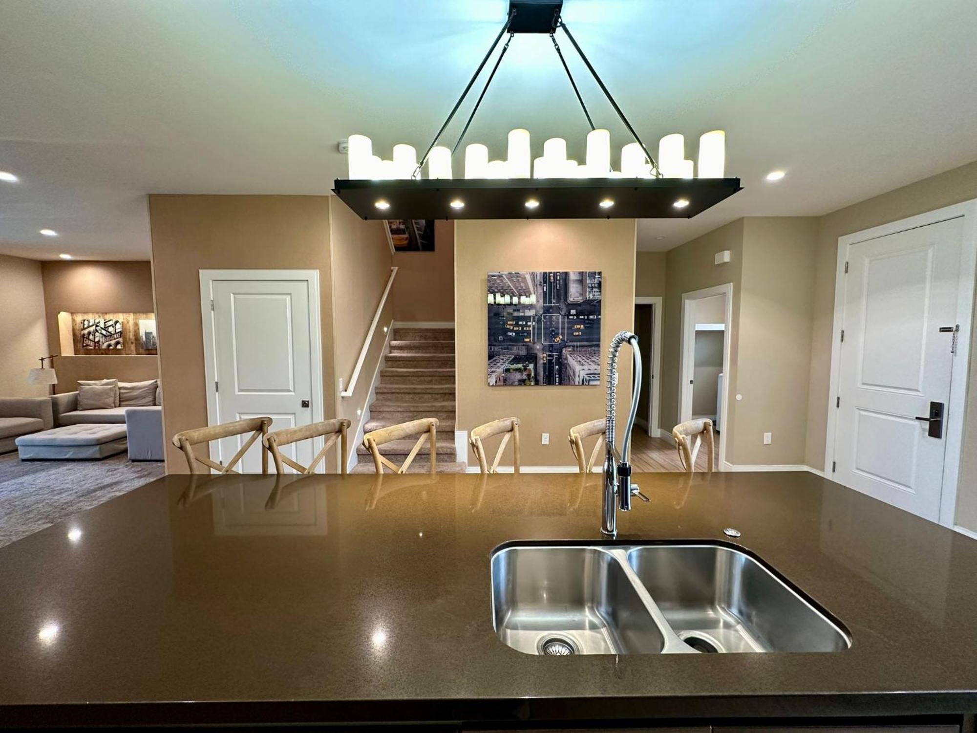 Luxury Home In Orlando With Private Hot Tub - 7 Min From Disney Parks - 3 Bedrooms And 4 Bathrooms! ภายนอก รูปภาพ