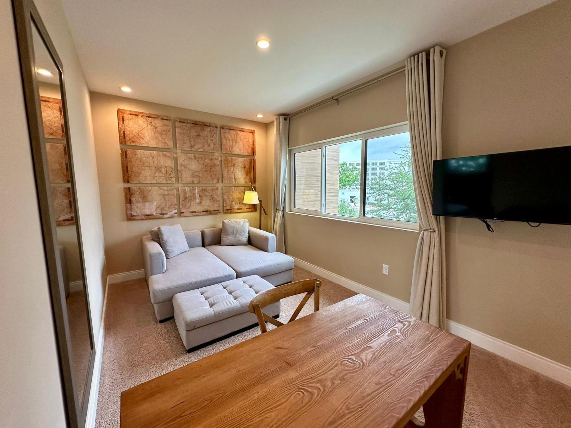 Luxury Home In Orlando With Private Hot Tub - 7 Min From Disney Parks - 3 Bedrooms And 4 Bathrooms! ภายนอก รูปภาพ